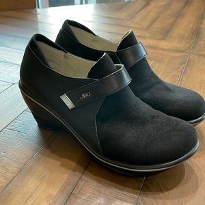 JBU shoes/boots size 8.5 black. Great condition.